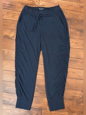 ATHLETA Attitude Pant Black Lightweight Jogger Pants #384001 Size 6